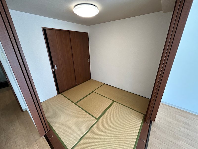 山科ハイツ リビング和室